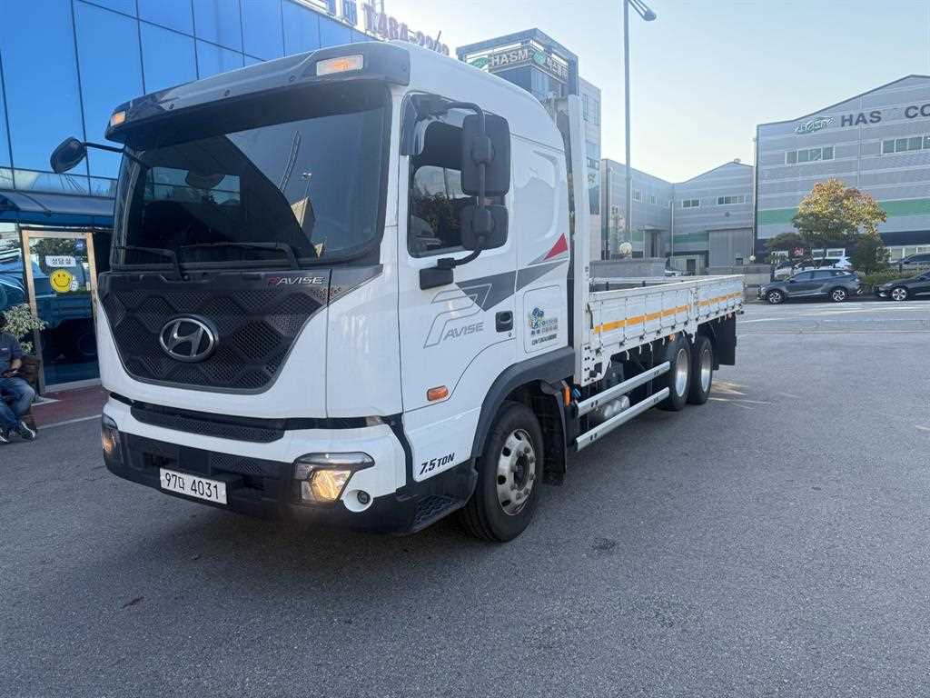 현대 메가트럭 7.5톤 카고 2023년식 사진 1