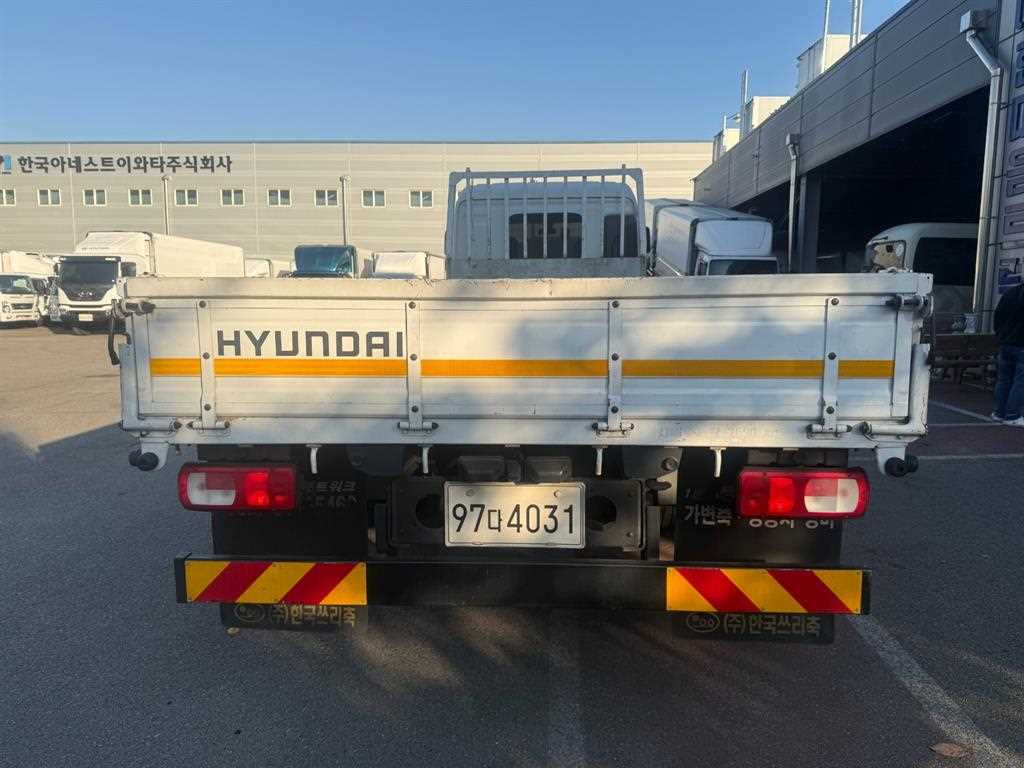 현대 메가트럭 7.5톤 카고 2023년식 사진 8