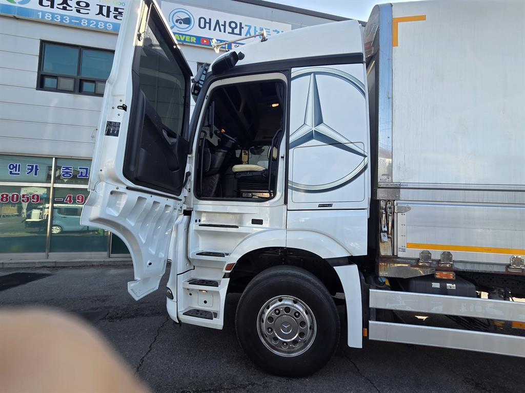 20톤 윙바디 2023년식 사진 8