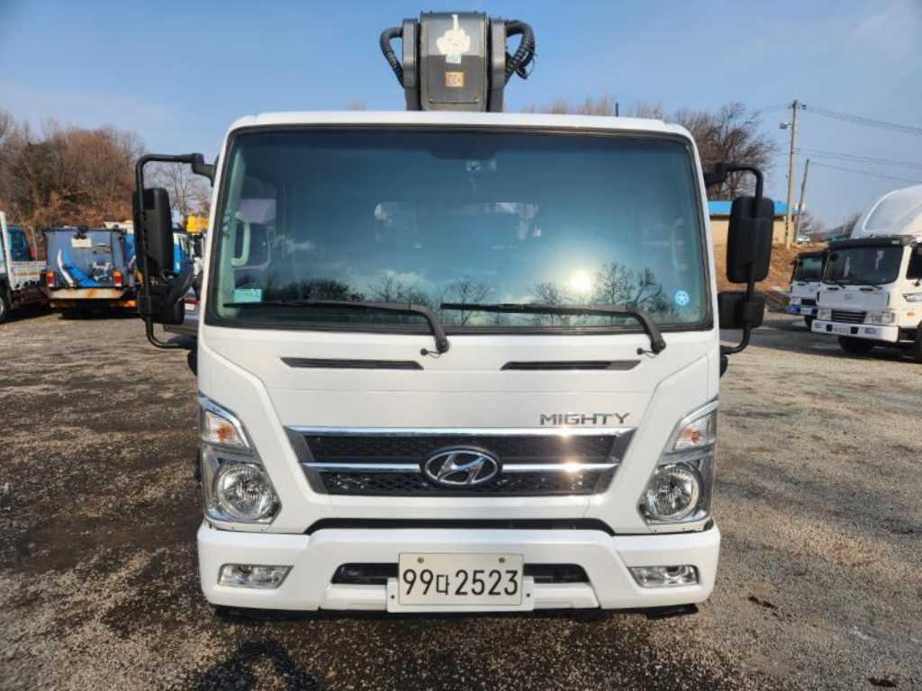 3.5톤 고소작업차 2017년식 사진 2